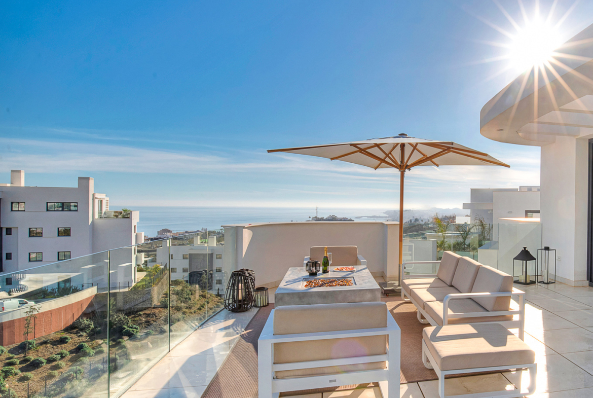 Spectacular luxurious penthouse 3bdr – Higueron