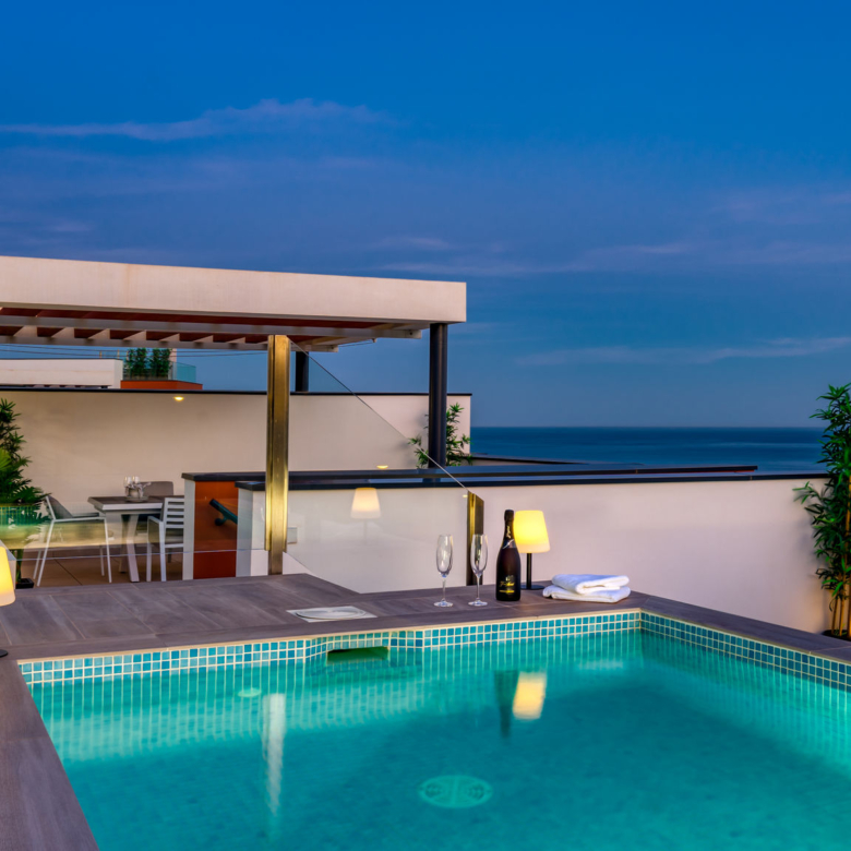 Stunning penthouse – Private pool